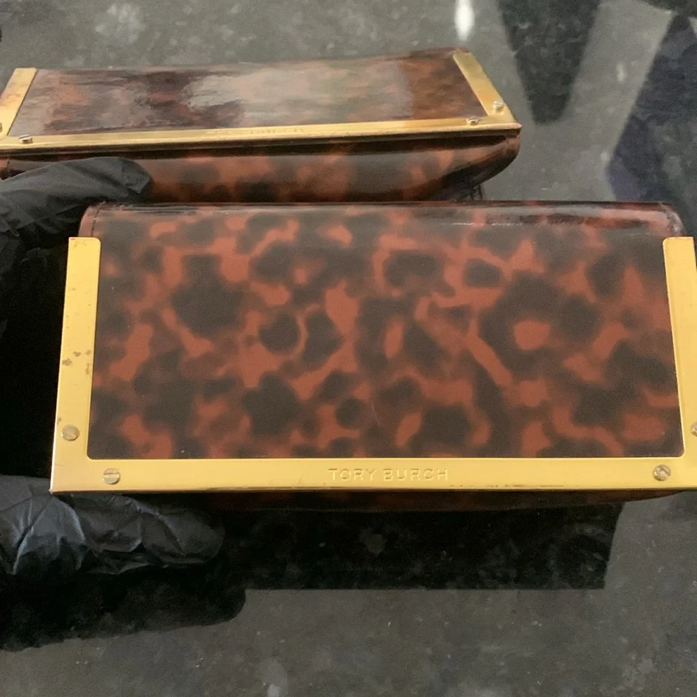 Bundle of 3 eyeglass/sunglass cases
2 TORY BURCH and 1 KATE SPADE case - Picture 1 of 14